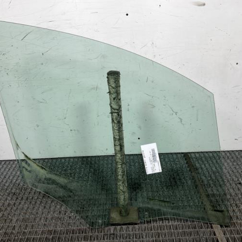 Vitre avant gauche PEUGEOT PARTNER 2 Photo n°4