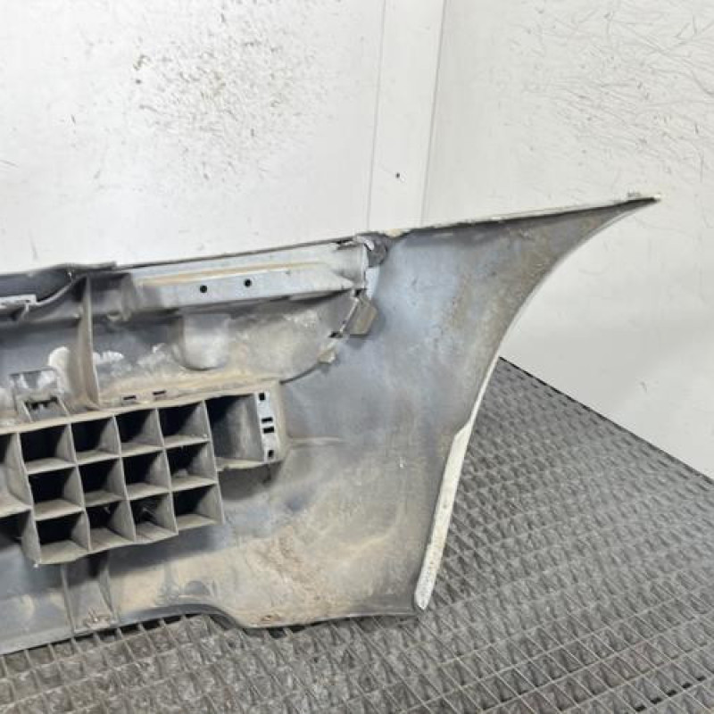 Pare choc arriere RENAULT CLIO 2 Photo n°4