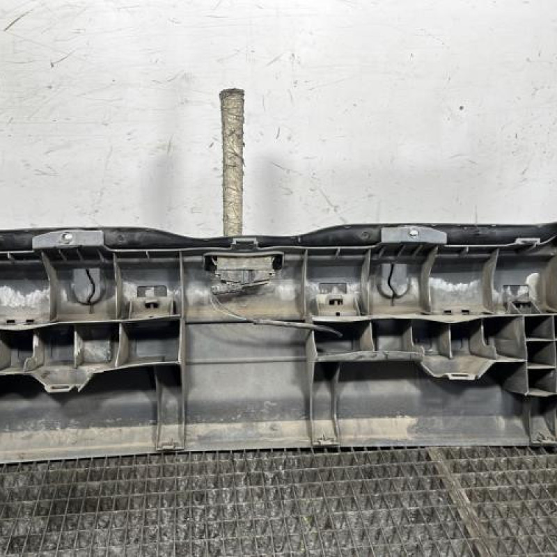 Pare choc arriere RENAULT CLIO 2 Photo n°5