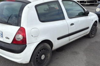Pare choc arriere RENAULT CLIO 2