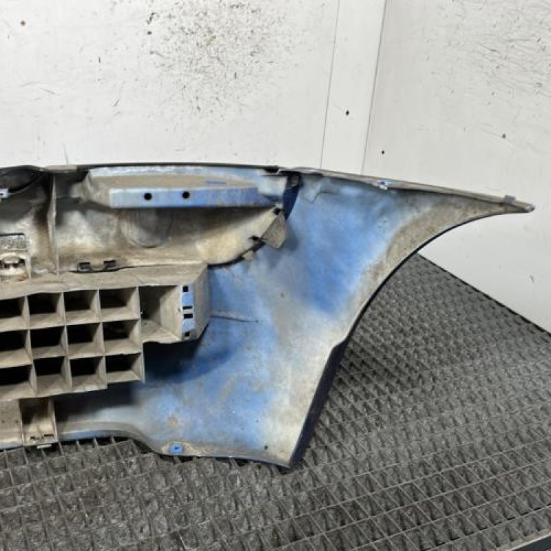 Pare choc arriere RENAULT CLIO 2 Photo n°4