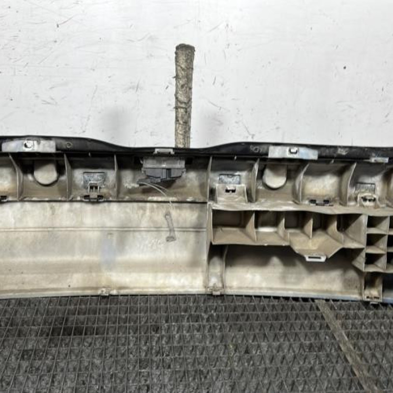 Pare choc arriere RENAULT CLIO 2 Photo n°5