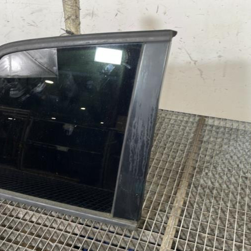 Custode arriere droit VOLKSWAGEN TOURAN 1 Photo n°3