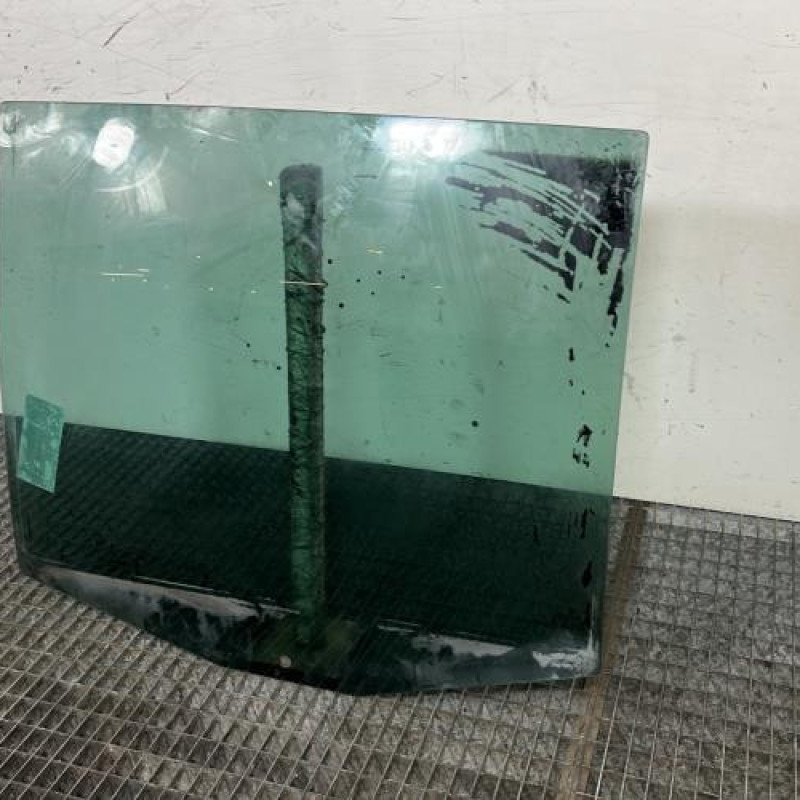 Vitre arriere gauche VOLKSWAGEN TOURAN 1 Photo n°3