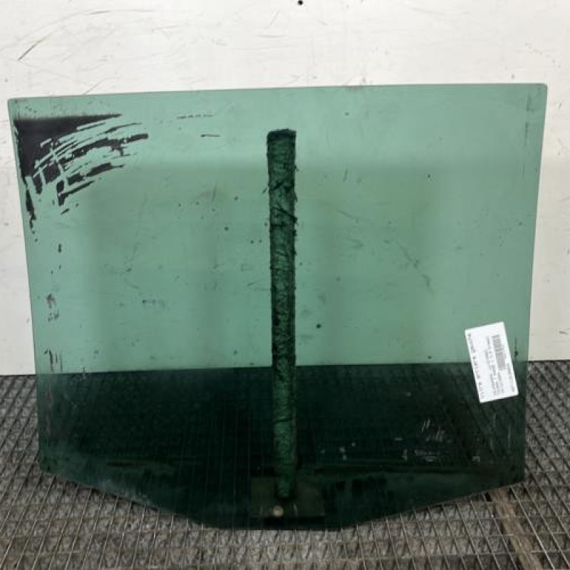 Vitre arriere gauche VOLKSWAGEN TOURAN 1 Photo n°4