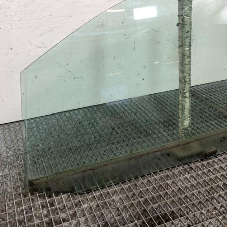 Vitre avant gauche VOLKSWAGEN TOURAN 1