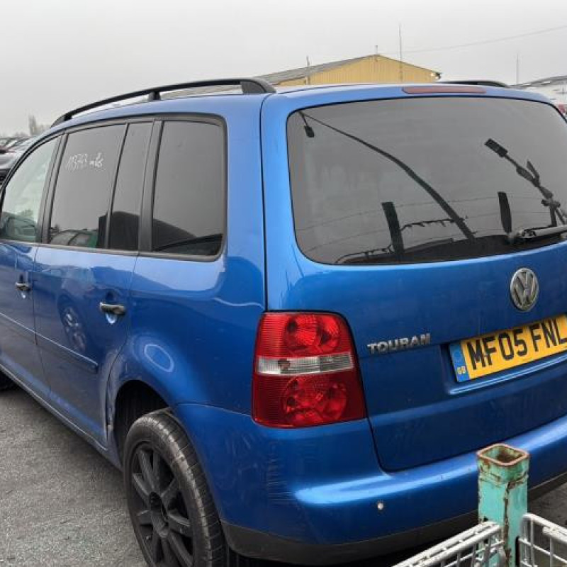 Vitre avant gauche VOLKSWAGEN TOURAN 1 Photo n°8