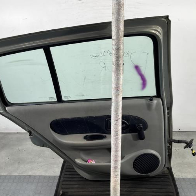 Porte arriere gauche RENAULT CLIO 2 Photo n°9
