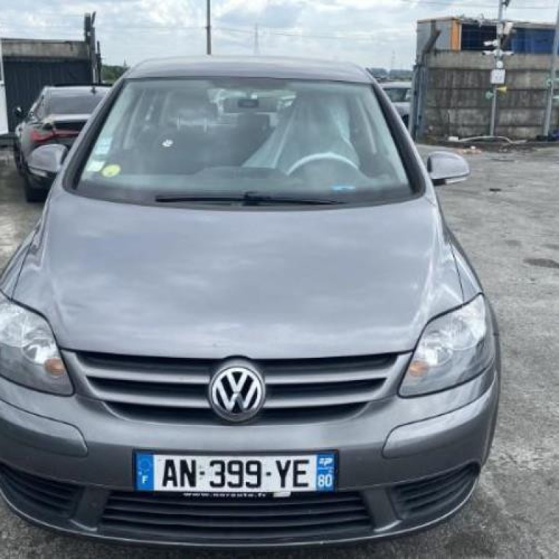 Actionneur verrou trappe d'essence VOLKSWAGEN GOLF PLUS Photo n°8