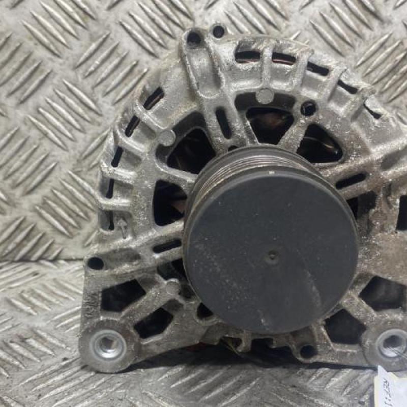 Alternateur DACIA DUSTER 1 Photo n°1