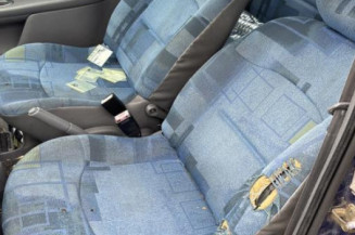 Custode arriere gauche RENAULT CLIO 2