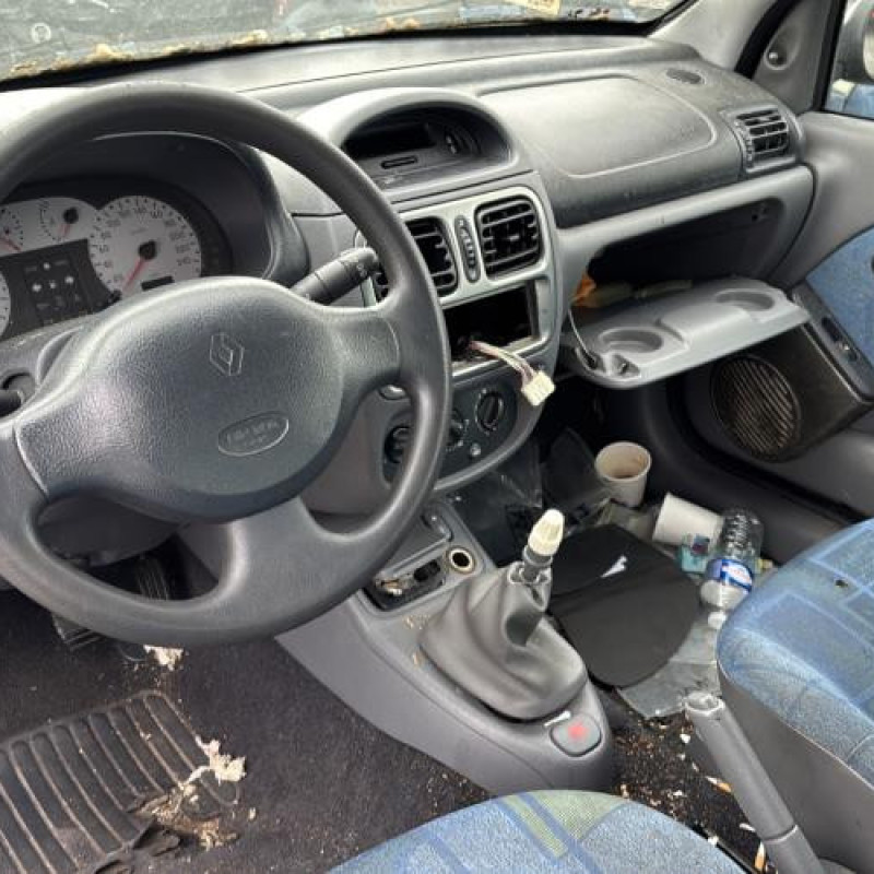 Custode arriere gauche RENAULT CLIO 2 Photo n°18