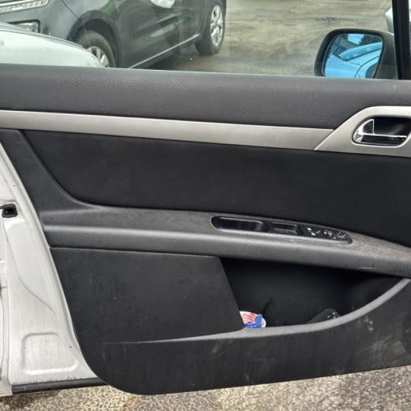 Reservoir essence PEUGEOT 407 Photo n°9