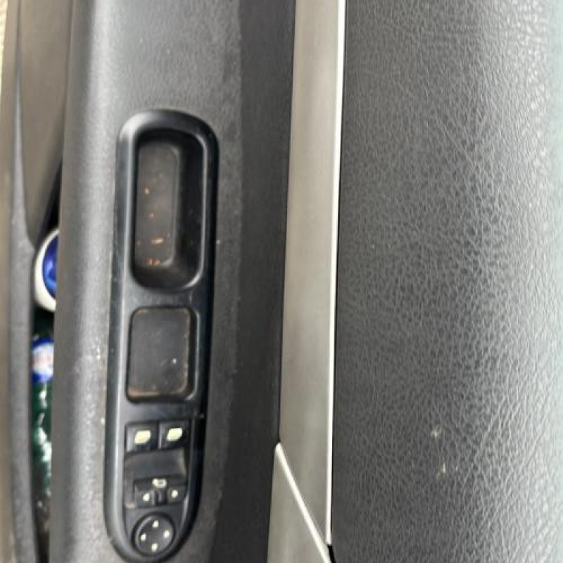 Reservoir essence PEUGEOT 407 Photo n°10