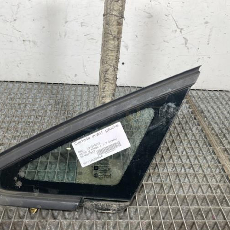 Custode avant gauche OPEL ASTRA J Photo n°1