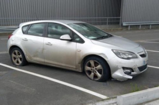 Custode avant gauche OPEL ASTRA J