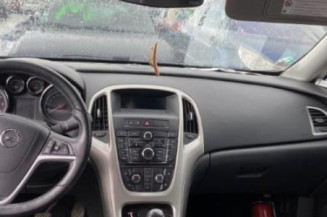 Custode avant gauche OPEL ASTRA J