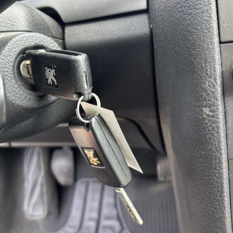 Reservoir essence PEUGEOT 407 Photo n°18