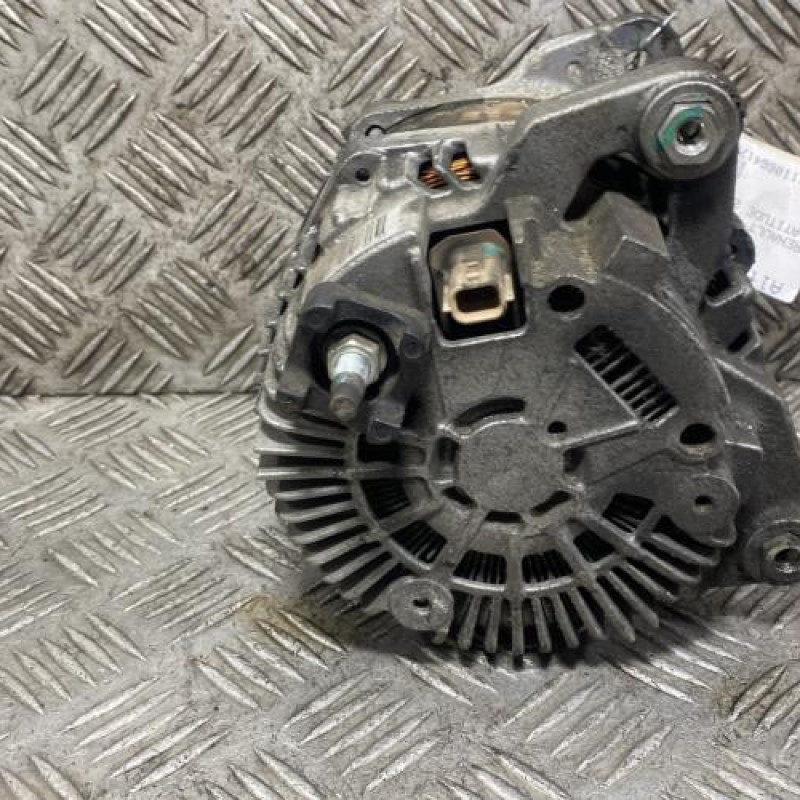 Alternateur RENAULT LATITUDE Photo n°3