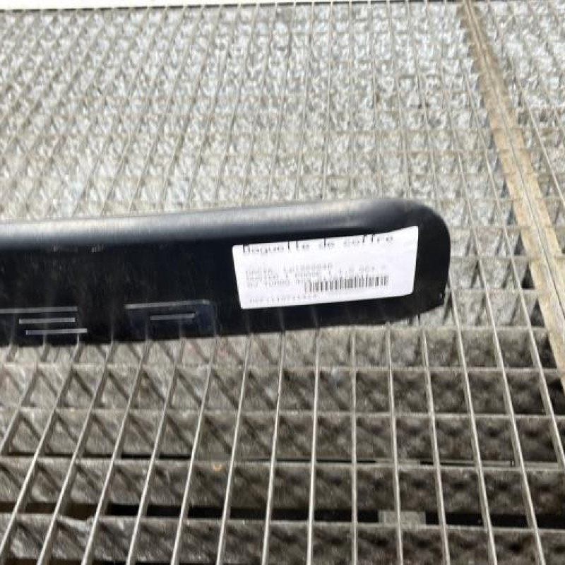 Baguette de coffre DACIA DUSTER 1 Photo n°3