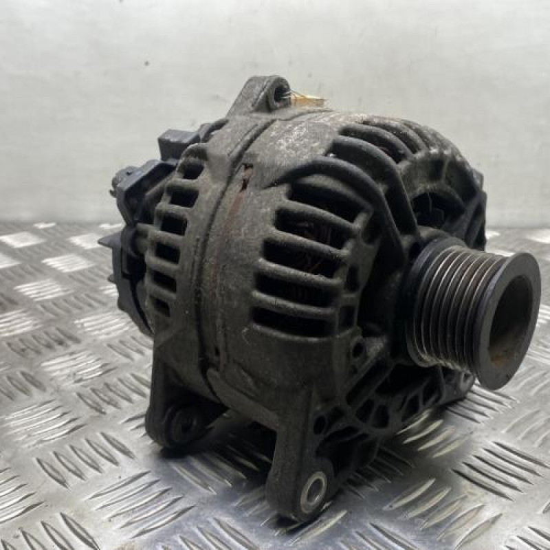 Alternateur RENAULT MASTER 2 Photo n°1