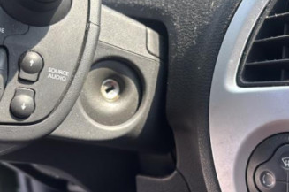 Attache ceinture arriere droit RENAULT MODUS