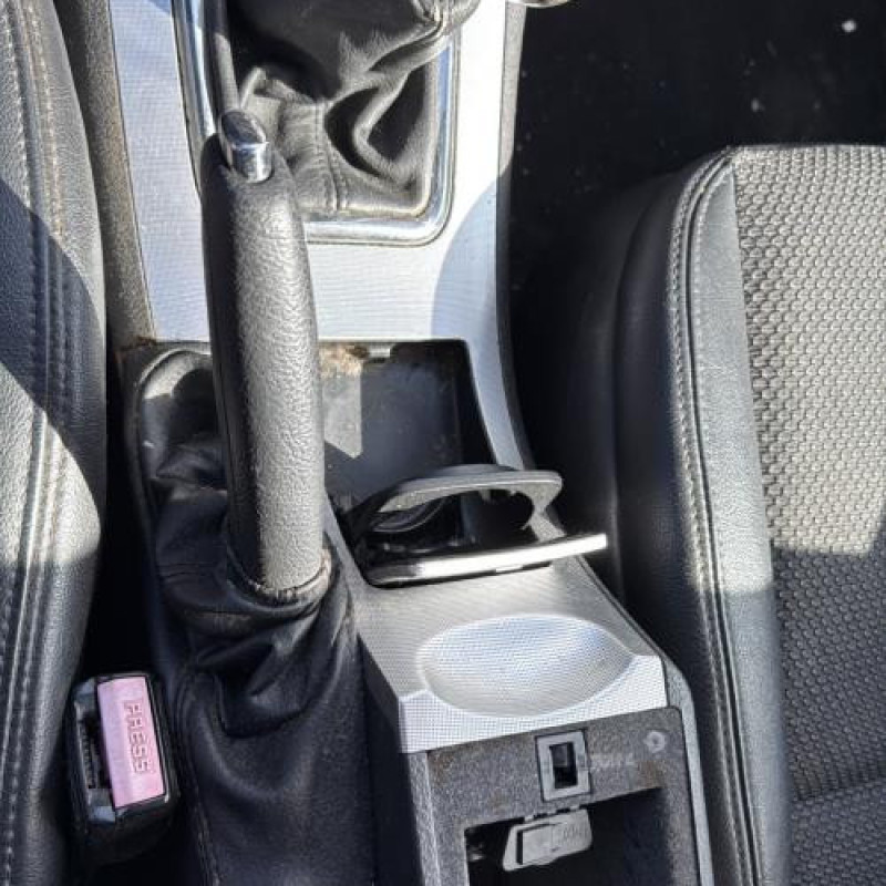 Reservoir essence PEUGEOT 407 Photo n°16