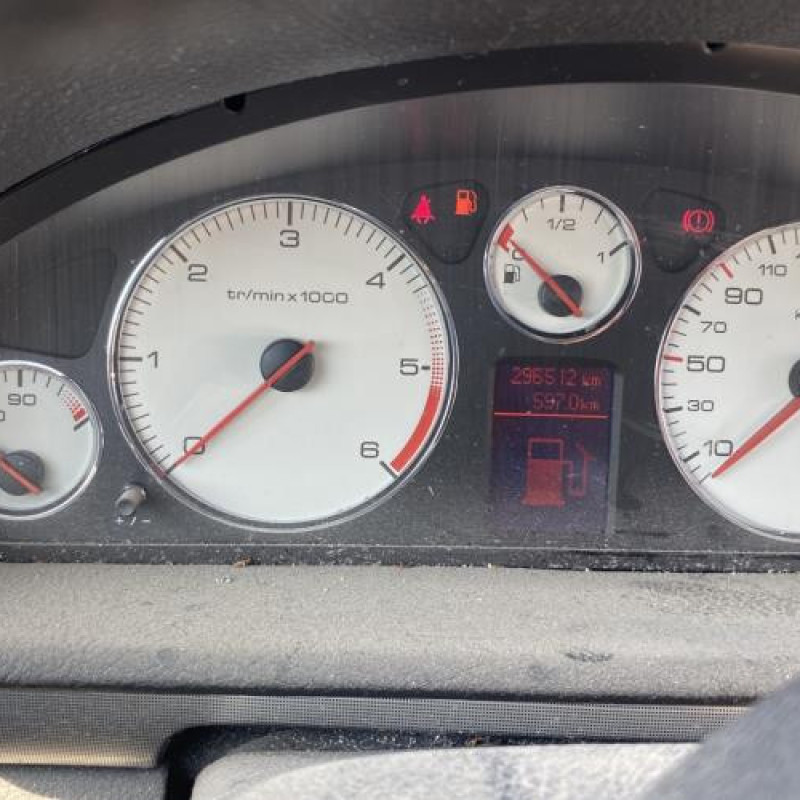 Reservoir essence PEUGEOT 407 Photo n°18