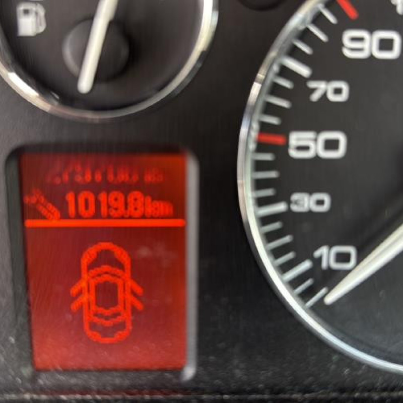 Reservoir essence PEUGEOT 407 Photo n°18