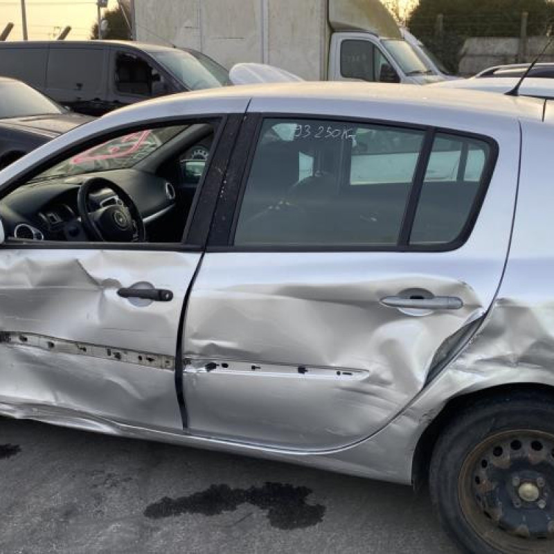 Alternateur RENAULT CLIO 3 Photo n°9