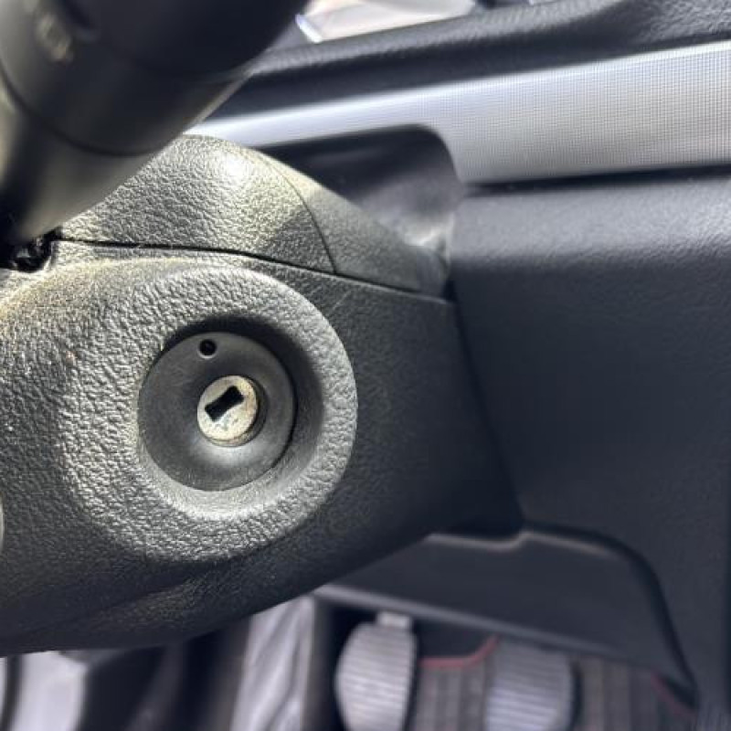 Reservoir essence PEUGEOT 407 Photo n°20