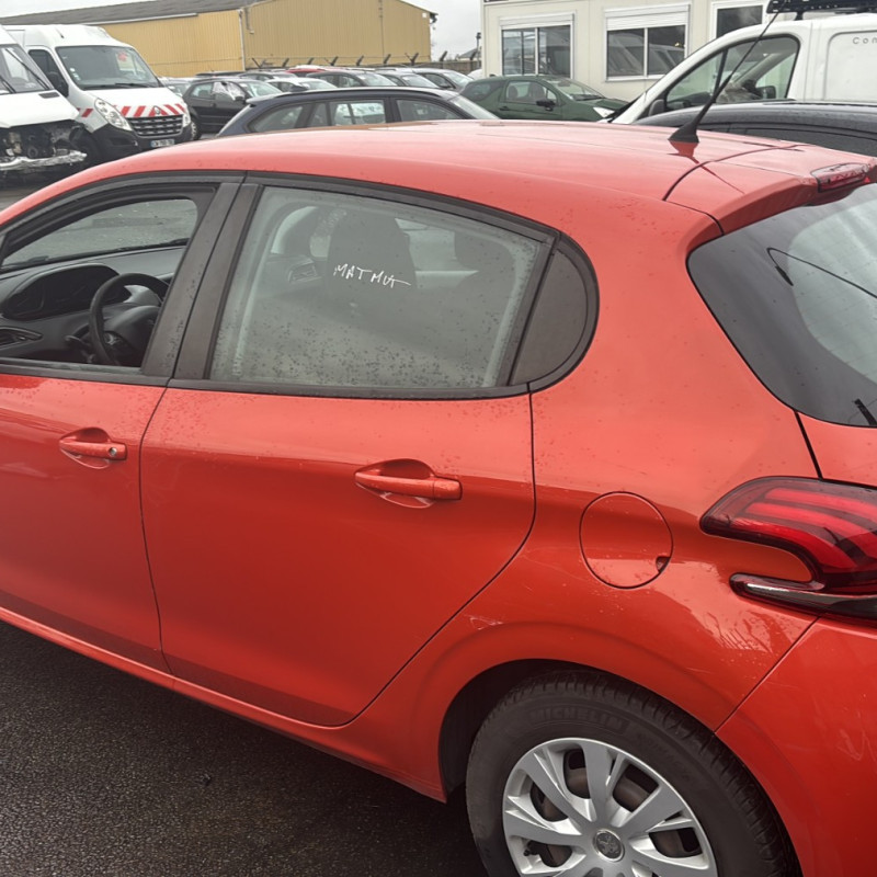 PEUGEOT 208 1 PHASE 2 1.6 BLUE HDI - 8V TURBO Photo n°6