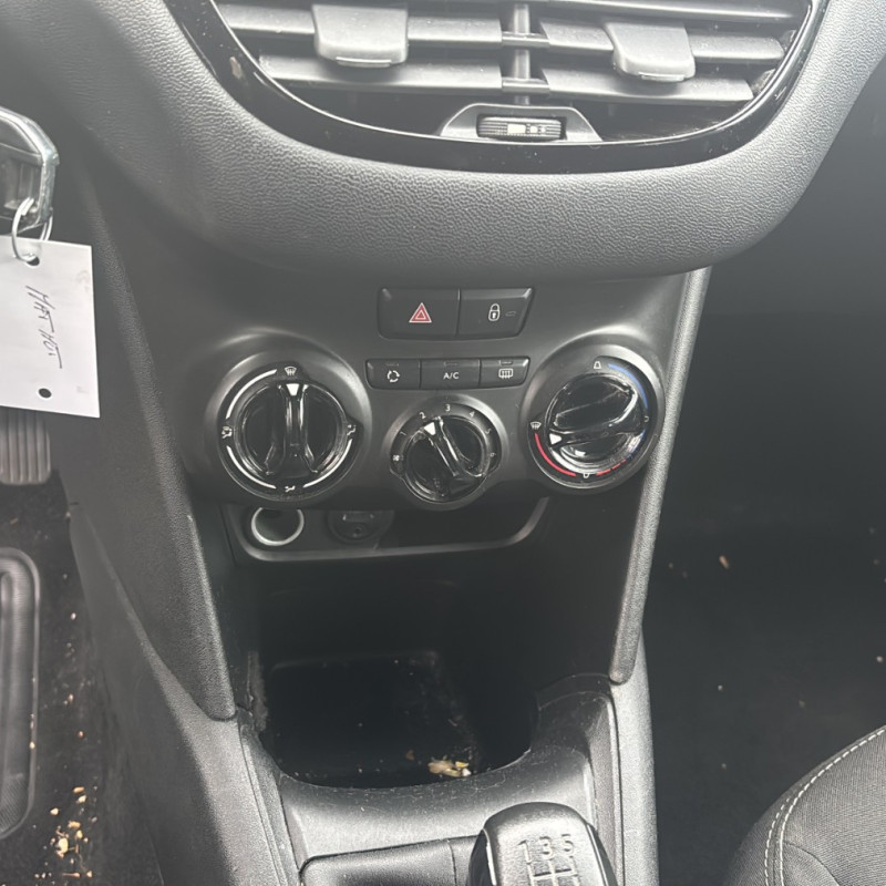 PEUGEOT 208 1 PHASE 2 1.6 BLUE HDI - 8V TURBO Photo n°17