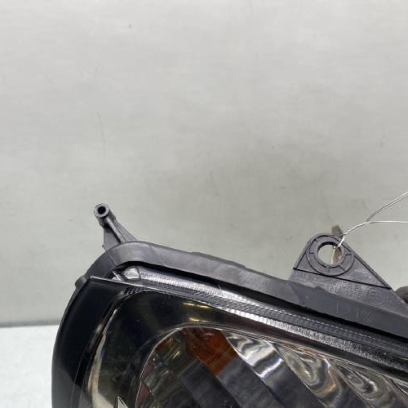 Optique avant principal droit (feux)(phare) RENAULT CLIO 2 CAMPUS Photo n°2