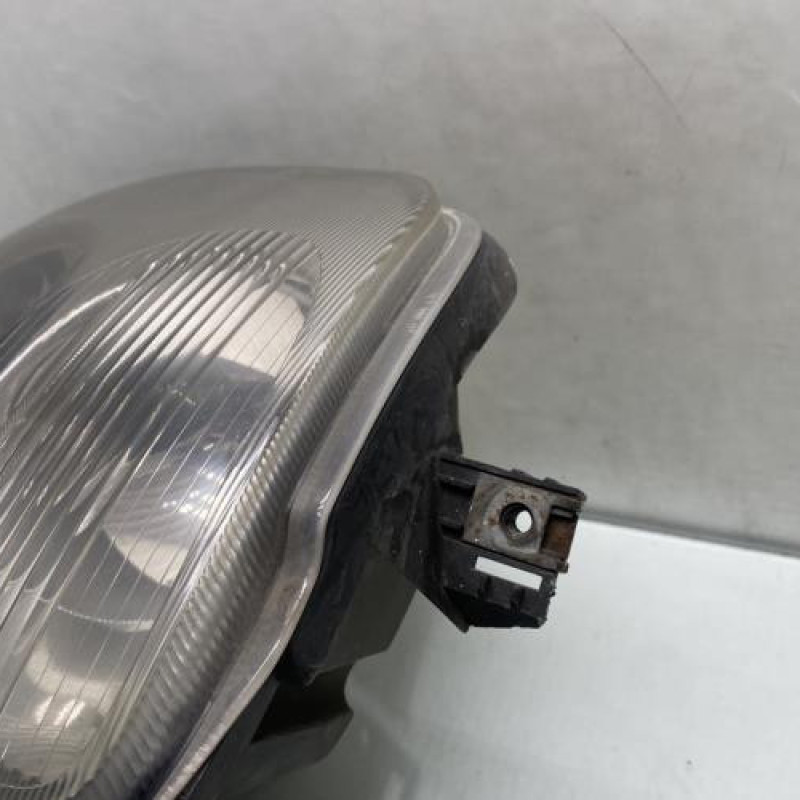 Optique avant principal droit (feux)(phare) RENAULT CLIO 2 Photo n°3
