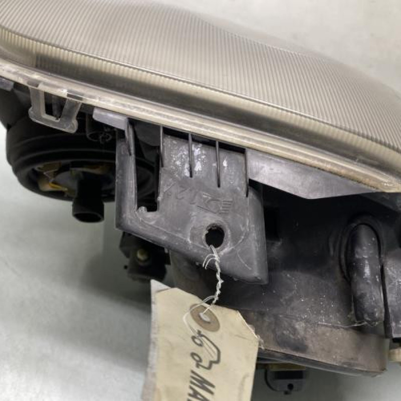 Optique avant principal droit (feux)(phare) RENAULT CLIO 2 Photo n°4