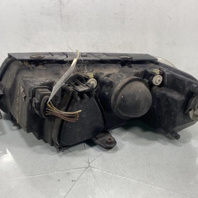 Optique avant principal droit (feux)(phare) VOLKSWAGEN PASSAT 4 Photo n°3