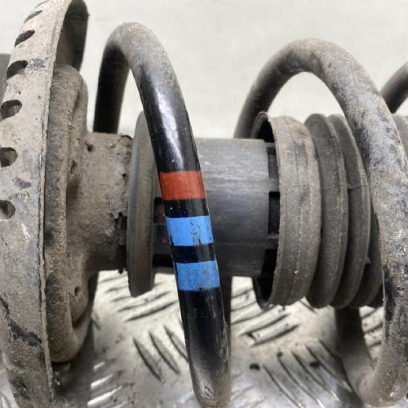 Amortisseur avant droit VOLKSWAGEN POLO 4 Photo n°3