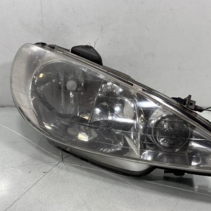 Optique avant principal droit (feux)(phare) PEUGEOT 206 Photo n°1