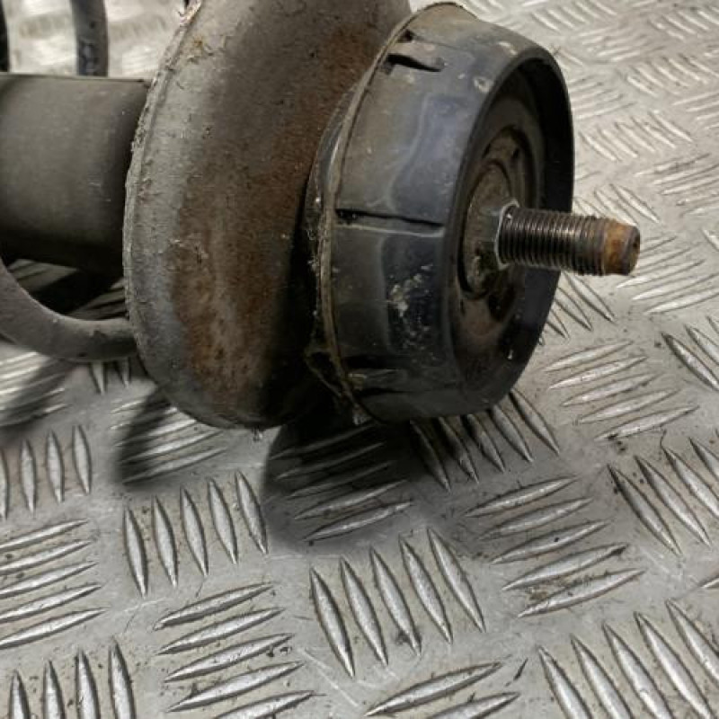 Amortisseur avant droit RENAULT CLIO 2 Photo n°4