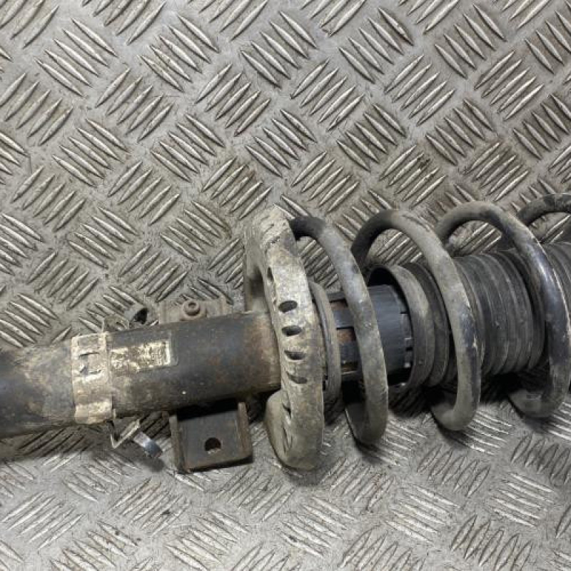 Amortisseur avant gauche VOLKSWAGEN POLO 4 Photo n°1