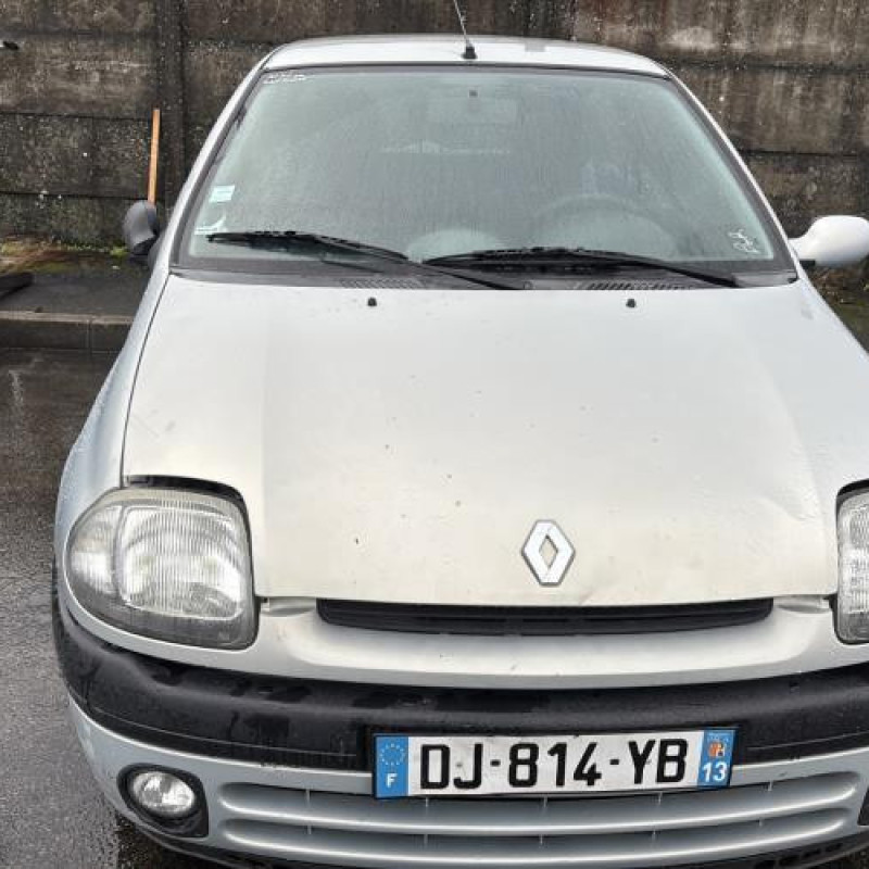 Optique avant principal droit (feux)(phare) RENAULT CLIO 2 Photo n°14