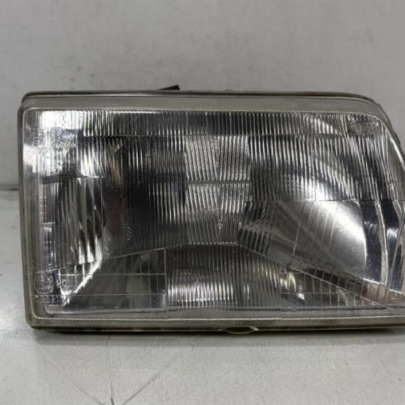 Optique avant principal droit (feux)(phare) PEUGEOT 205 Photo n°1