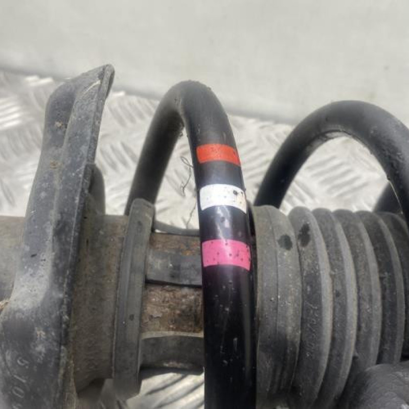 Amortisseur avant droit VOLKSWAGEN SCIROCCO 3 Photo n°3