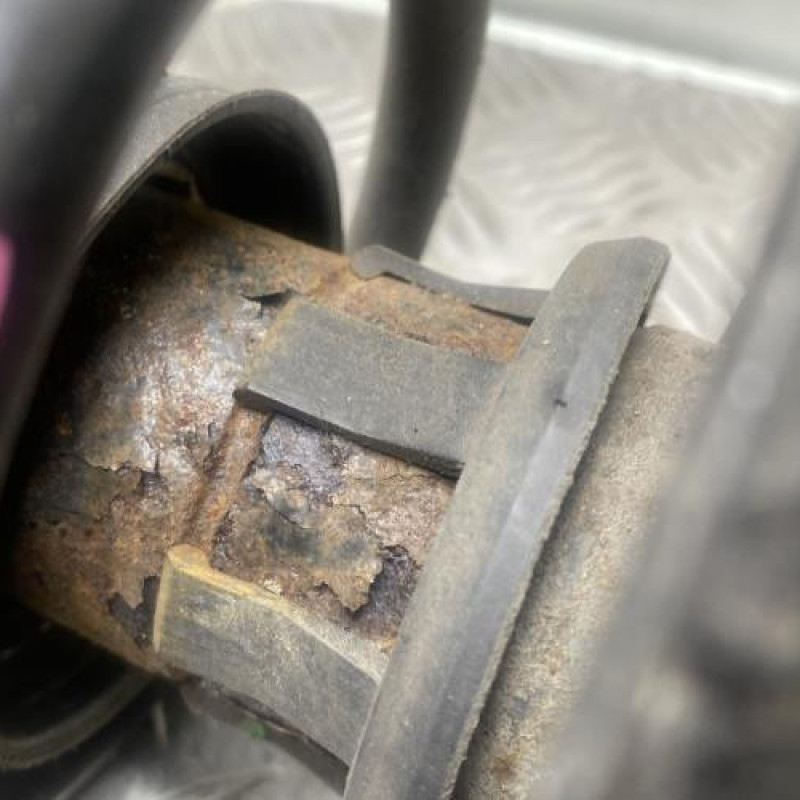 Amortisseur avant gauche VOLKSWAGEN SCIROCCO 3 Photo n°4