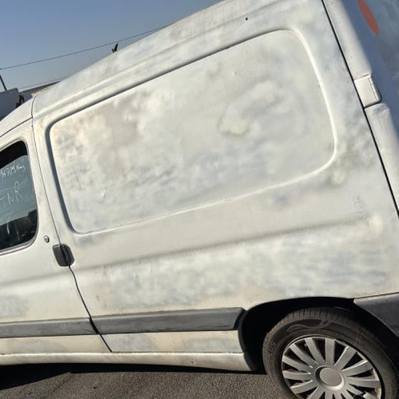 Vitre porte coffre droit PEUGEOT PARTNER 1 Photo n°7