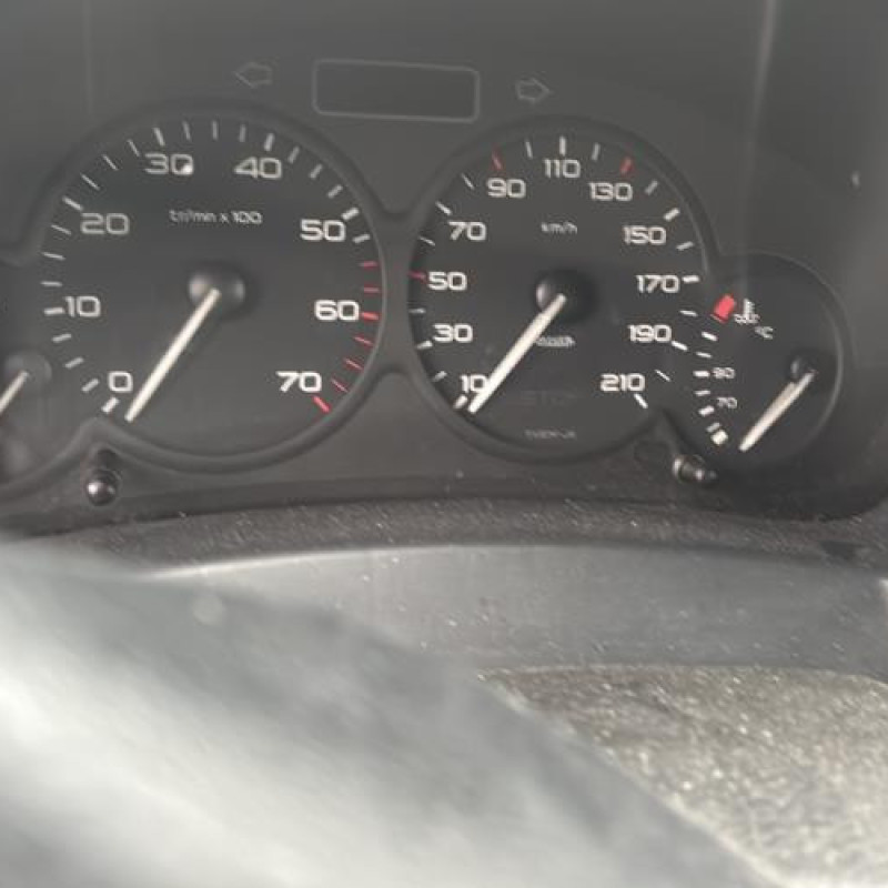 Vitre porte coffre droit CITROEN BERLINGO 1 Photo n°14