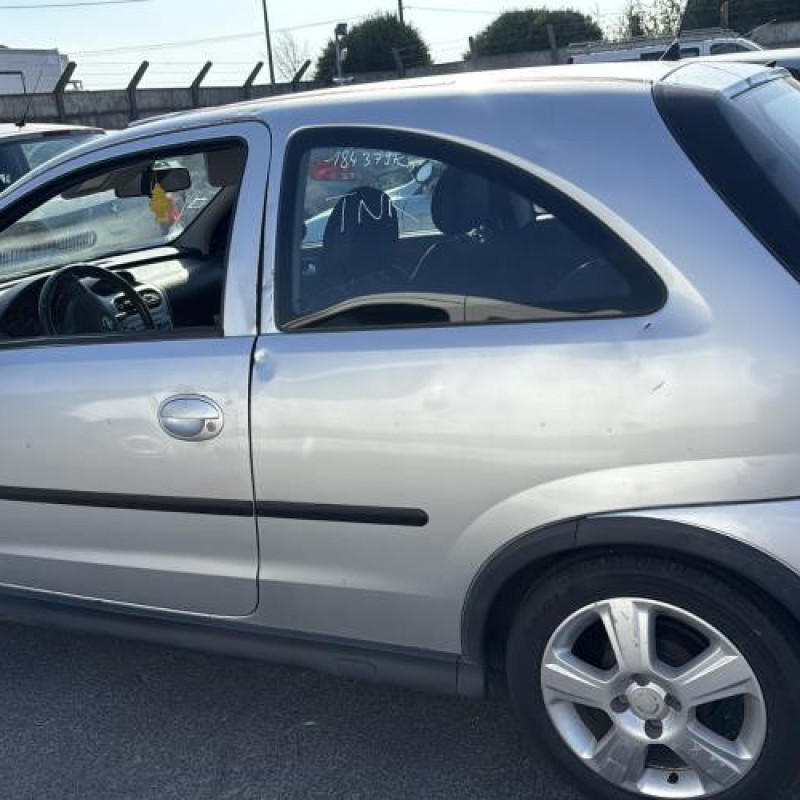 Aile avant droit OPEL CORSA C Photo n°11