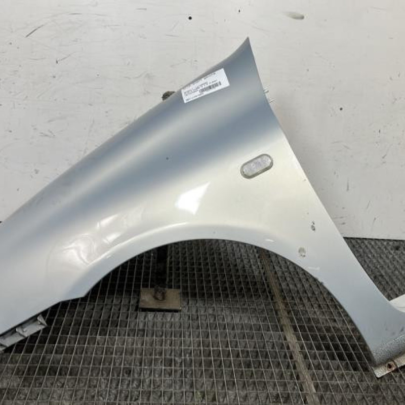 Aile avant gauche RENAULT CLIO 2 Photo n°1