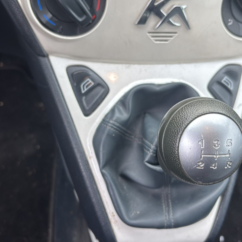 FORD KA 2 PHASE 2 1.2i - 8V Photo n°14